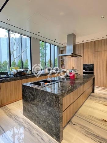 Hunian Mewah LB 450m2 Siap Pakai Desain Elegan di BSD City, Tangerang Hunian Mewah LB 450m2 Siap Pakai Desain Elegan di BSD City, Tangerang