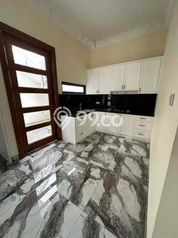 Hunian Mewah LB 600m2 Siap Huni Desain Elegan di BSD Puspita Loka, Tangerang Hunian Mewah LB 600m2 Siap Huni Desain Elegan di BSD Puspita Loka, Tangerang