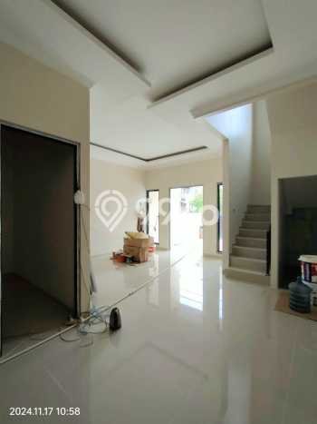 Rumah Modern 4 KT di Villa Melati Mas Tangerang Selatan Unfurnished Rumah Modern 4 KT di Villa Melati Mas Tangerang Selatan Unfurnished