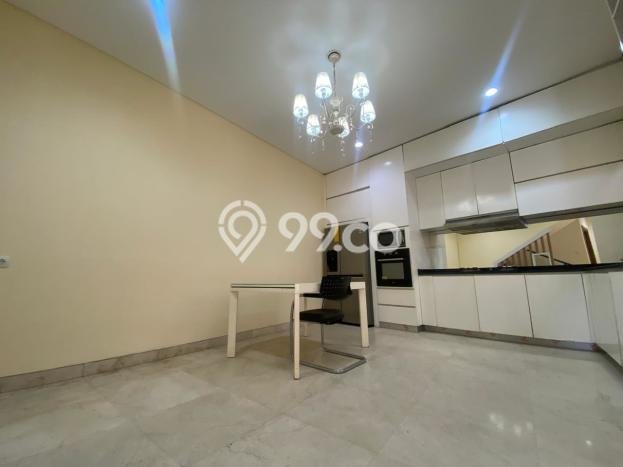 Disewakan! Rumah 4 Kamar Tidur &
3 Kamar Mandi di Pantai Indah Kapuk, Jakarta Utara Disewakan! Rumah 4 Kamar Tidur &
3 Kamar Mandi di Pantai Indah Kapuk, Jakarta Utara