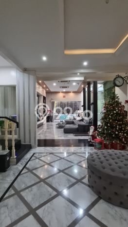 Rumah Elit Modern Tanpa Renovasi di BSD Green Wich Tangerang Rumah Elit Modern Tanpa Renovasi di BSD Green Wich Tangerang