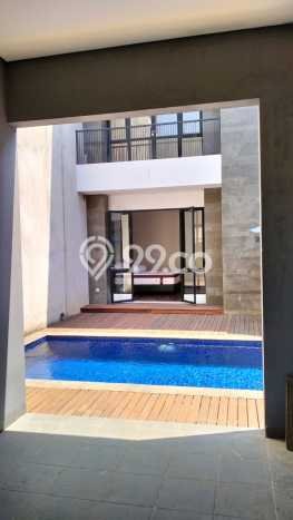 Jual Rumah Mewah Elegan Dengan View Eksklusif di Gading Serpong, Tangerang Jual Rumah Mewah Elegan Dengan View Eksklusif di Gading Serpong, Tangerang