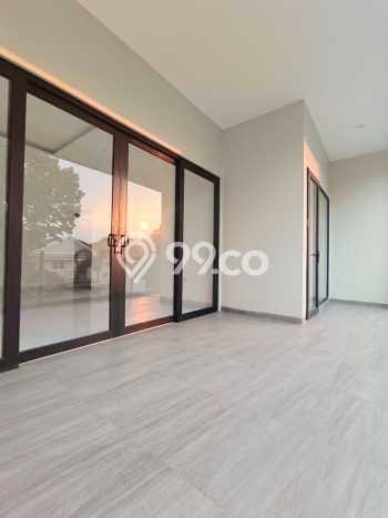 Rumah Elit Modern Tanpa Renovasi di BSD Puspita Loka Tangerang Rumah Elit Modern Tanpa Renovasi di BSD Puspita Loka Tangerang