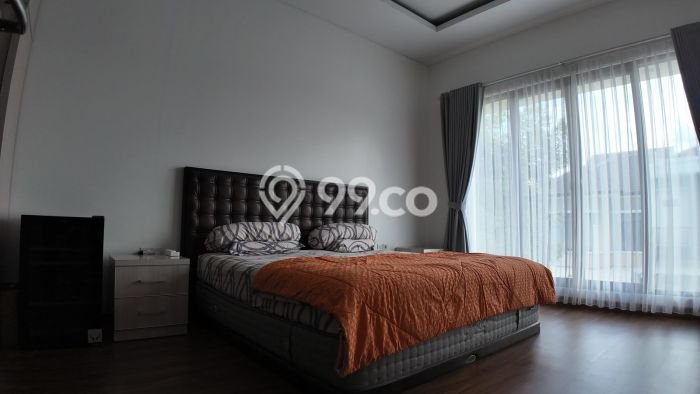 Rumah di BSD Eminent, Tangerang, LT 185m² Bangunan 240m² Rumah di BSD Eminent, Tangerang, LT 185m² Bangunan 240m²
