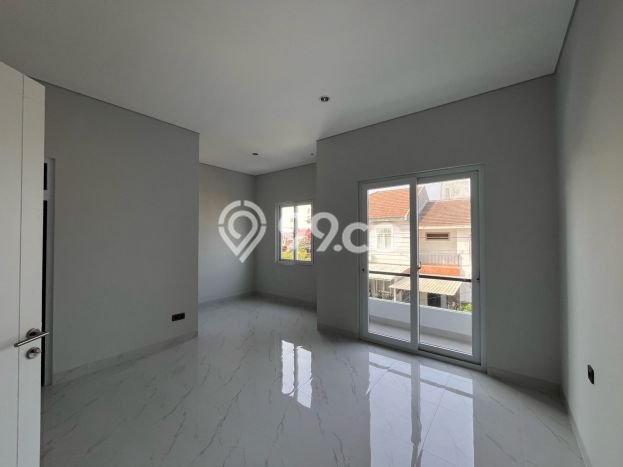 Rumah Luas Asri 3 KT Siap Huni di Sektor 8-Gading Serpong Tangerang Rumah Luas Asri 3 KT Siap Huni di Sektor 8-Gading Serpong Tangerang