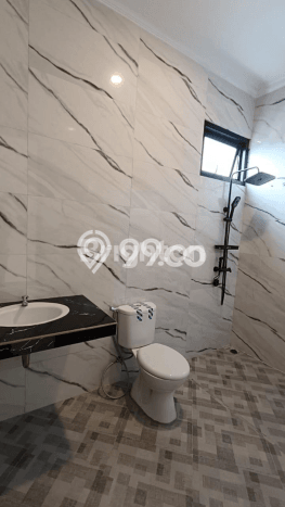 Rumah di Mulyorejo, Surabaya, LT 135m2m² Bangunan 195m2m² - JUAL CEPAT! Rumah di Mulyorejo, Surabaya, LT 135m2m² Bangunan 195m2m² - JUAL CEPAT!