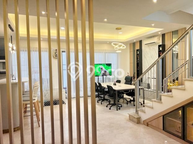 Hunian Mewah LB 180m2 Siap Pakai Desain Elegan di Pantai Indah Kapuk, Jakarta Utara Hunian Mewah LB 180m2 Siap Pakai Desain Elegan di Pantai Indah Kapuk, Jakarta Utara