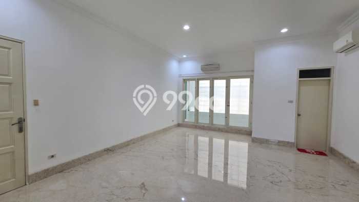 Rumah sewa siap pakai 3 Kamar Tidur di Pluit, Jakarta Utara Rumah sewa siap pakai 3 Kamar Tidur di Pluit, Jakarta Utara