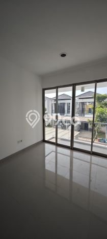 Rumah Luxury Modern Tanpa Renovasi di Pantai Indah Kapuk Jakarta Utara Rumah Luxury Modern Tanpa Renovasi di Pantai Indah Kapuk Jakarta Utara