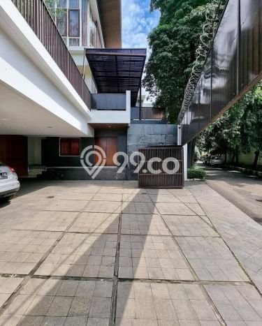 Rumah Siap Huni 5 KT 4 KM di Simprug, Jakarta Selatan Rumah Siap Huni 5 KT 4 KM di Simprug, Jakarta Selatan