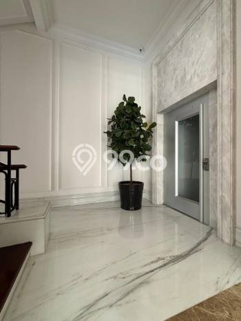 Rumah Luxury Modern Tanpa Renovasi di Mega Kuningan Jakarta Selatan Rumah Luxury Modern Tanpa Renovasi di Mega Kuningan Jakarta Selatan