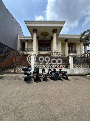 Rumah Strategis Cipete, Jakarta Selatan, LT 712m² LB 800m² Rumah Strategis Cipete, Jakarta Selatan, LT 712m² LB 800m²