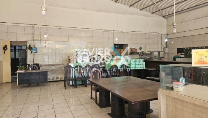 For Sale! Luxury House LT 500m2 Desain Modern di Sukomanunggal For Sale! Luxury House LT 500m2 Desain Modern di Sukomanunggal