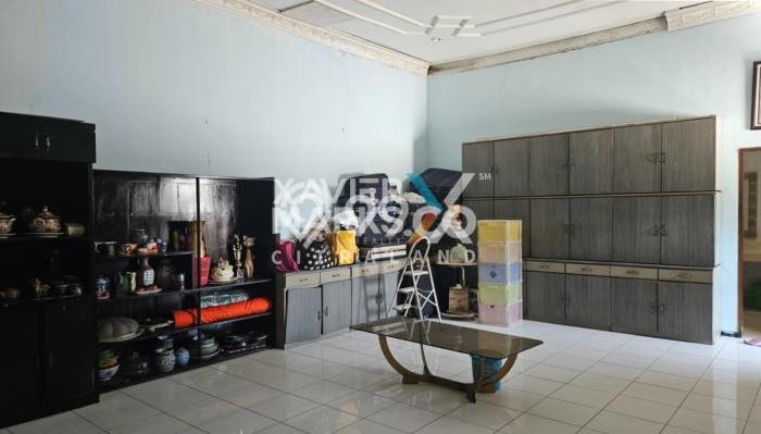 For Sale! Luxury House LT 500m2 Desain Modern di Sukomanunggal For Sale! Luxury House LT 500m2 Desain Modern di Sukomanunggal