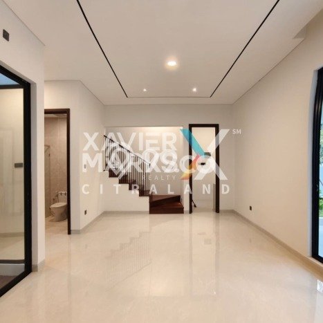 Rumah Luxury Modern Tanpa Renovasi di Citraland Surabaya Rumah Luxury Modern Tanpa Renovasi di Citraland Surabaya