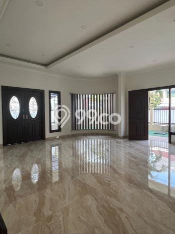 For Sale! Luxury House LT 274m2 Desain Elegan di Puri Indah For Sale! Luxury House LT 274m2 Desain Elegan di Puri Indah