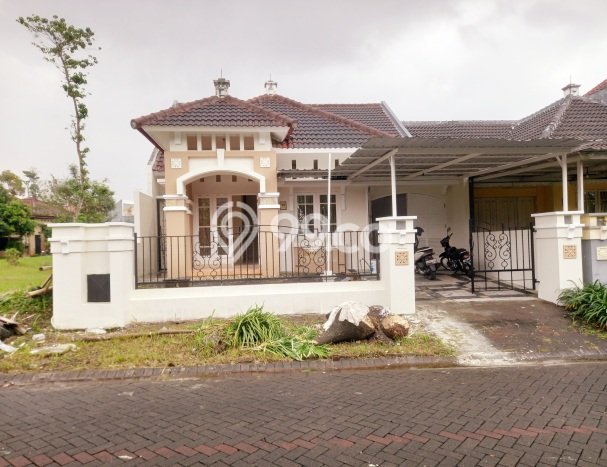 Rumah sewa siap pakai 3 Kamar Tidur di Araya, Malang Rumah sewa siap pakai 3 Kamar Tidur di Araya, Malang