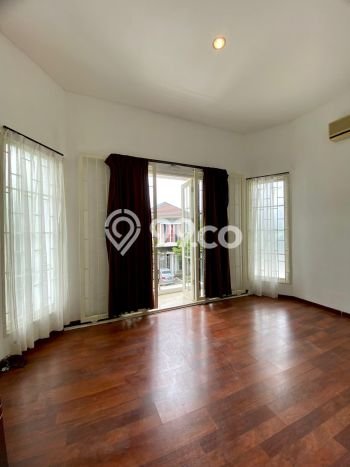Rumah Lokasi Strategis area Soekarno Hatta, Malang, LT 128m² LB 150m² Rumah Lokasi Strategis area Soekarno Hatta, Malang, LT 128m² LB 150m²