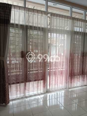 Rumah Luas Asri 3 KT Siap Pakai di Taman Surya Jakarta Barat Rumah Luas Asri 3 KT Siap Pakai di Taman Surya Jakarta Barat