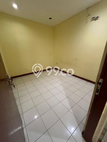 For Sale Rumah 2 Kamar Lokasi Ideal Bagus dan Strategis di Karang Tengah For Sale Rumah 2 Kamar Lokasi Ideal Bagus dan Strategis di Karang Tengah