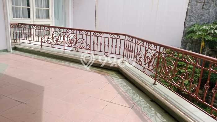 For Sale! Luxury House LT 600m2 Desain Elegan di Pantai Mutiara For Sale! Luxury House LT 600m2 Desain Elegan di Pantai Mutiara