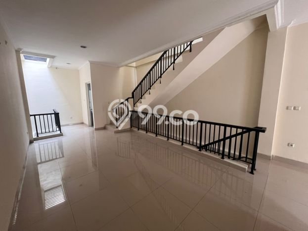 Ruko Bagus Dijual LB 236m2 Lokasi Strategis Jakarta Barat Area Cocok untuk Berbisnis Ruko Bagus Dijual LB 236m2 Lokasi Strategis Jakarta Barat Area Cocok untuk Berbisnis