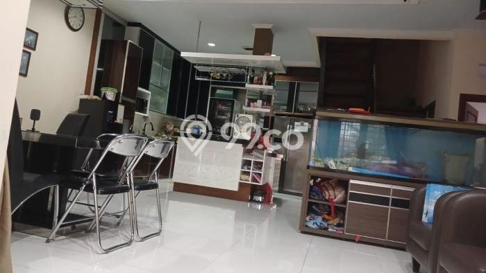 Dijual Hunian Mewah dengan Fasilitas Sekitar Lengkap di Kembangan, Jakarta Barat Dijual Hunian Mewah dengan Fasilitas Sekitar Lengkap di Kembangan, Jakarta Barat