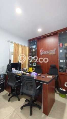 Dijual Rumah Luas Megah Dengan View Eksklusif di Taman Surya, Jakarta Barat Dijual Rumah Luas Megah Dengan View Eksklusif di Taman Surya, Jakarta Barat