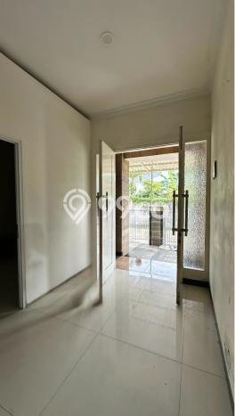 Rumah Luxury Modern Siap Huni di Daan Mogot Jakarta Barat Rumah Luxury Modern Siap Huni di Daan Mogot Jakarta Barat