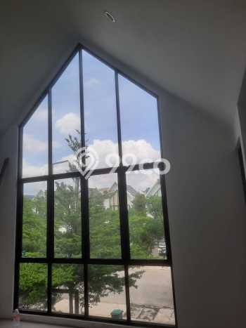 For Sale! Luxury House LT 161m2 Desain Elegan di Semanan For Sale! Luxury House LT 161m2 Desain Elegan di Semanan