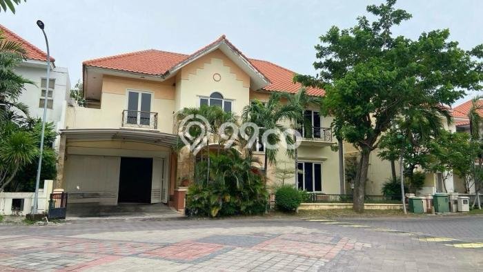 Dijual Rumah Premium dengan Fasilitas Sekitar Lengkap di Sukolilo, Surabaya Dijual Rumah Premium dengan Fasilitas Sekitar Lengkap di Sukolilo, Surabaya