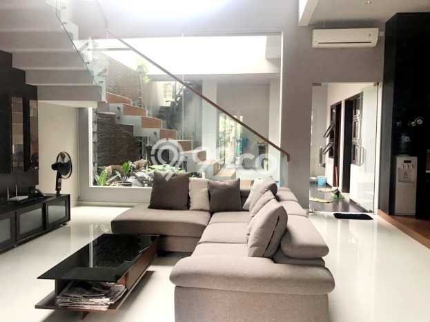 Hunian Mewah Siap Huni LT 225m2 di Rungkut, Surabaya Hunian Mewah Siap Huni LT 225m2 di Rungkut, Surabaya