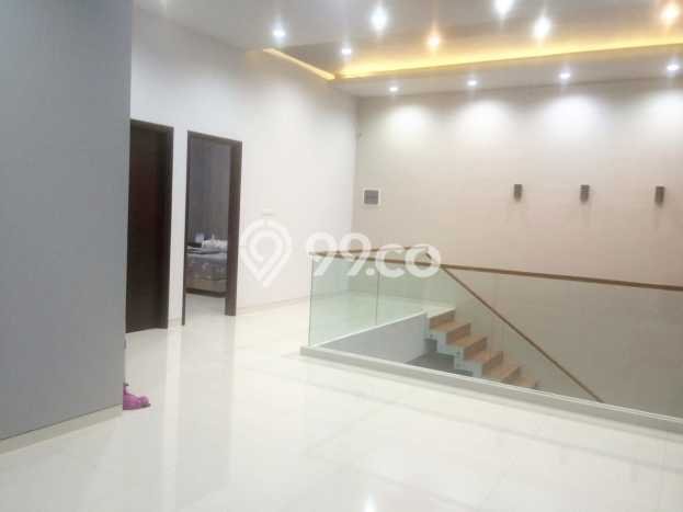 Hunian Mewah Siap Huni LT 225m2 di Rungkut, Surabaya Hunian Mewah Siap Huni LT 225m2 di Rungkut, Surabaya