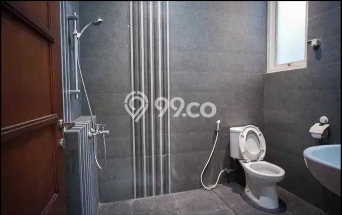 Hunian Mewah LB 500m2 Siap Huni Desain Elegan di Margorejo, Surabaya Hunian Mewah LB 500m2 Siap Huni Desain Elegan di Margorejo, Surabaya