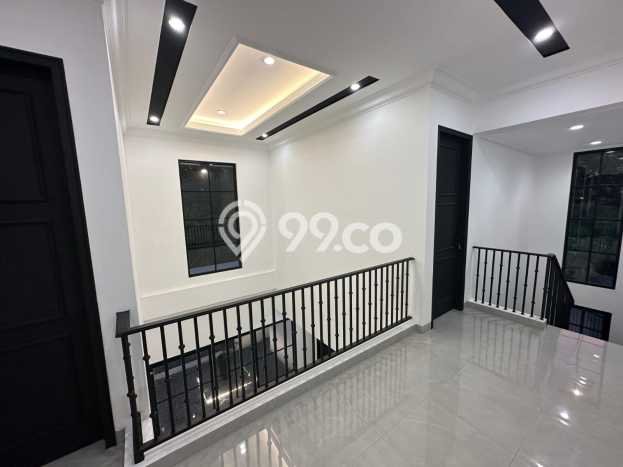 Dijual Rumah Premium dengan Fasilitas Sekitar Lengkap di Rungkut, Surabaya Dijual Rumah Premium dengan Fasilitas Sekitar Lengkap di Rungkut, Surabaya
