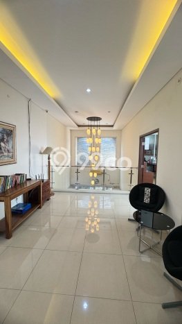 For Sale Rumah Mewah Exclusive di Lakarsantri, Surabaya For Sale Rumah Mewah Exclusive di Lakarsantri, Surabaya