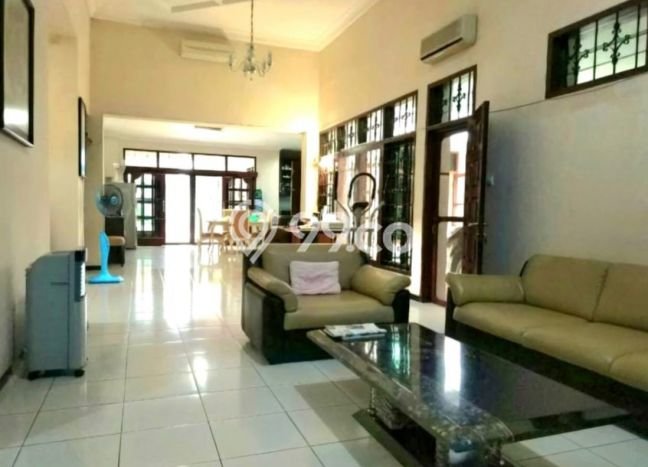 Best Deal Hunian Premium Ideal dan Luas di Genteng, Surabaya Best Deal Hunian Premium Ideal dan Luas di Genteng, Surabaya
