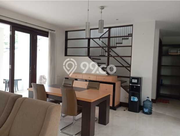 For Sale! Luxury House LT 345m2 Desain Elegan di Sukomanunggal For Sale! Luxury House LT 345m2 Desain Elegan di Sukomanunggal