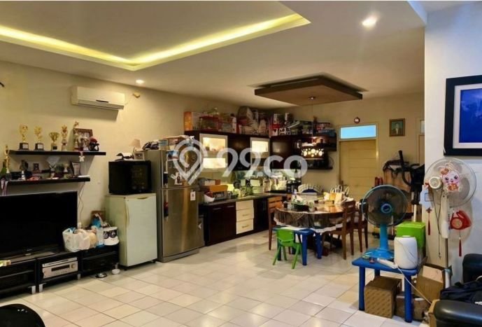 Dijual Rumah 4 Kamar Lokasi Ideal Bagus dan Strategis di Wiyung Dijual Rumah 4 Kamar Lokasi Ideal Bagus dan Strategis di Wiyung