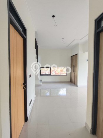 SIAP HUNI! Rumah Strategis di Cimahi Tengah, Luas 67m² LB 52m² SIAP HUNI! Rumah Strategis di Cimahi Tengah, Luas 67m² LB 52m²