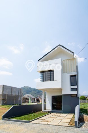 NEW LISTING! Rumah Premium area Cicalengka, Luas 66m2m² Bangunan 52m2m² NEW LISTING! Rumah Premium area Cicalengka, Luas 66m2m² Bangunan 52m2m²