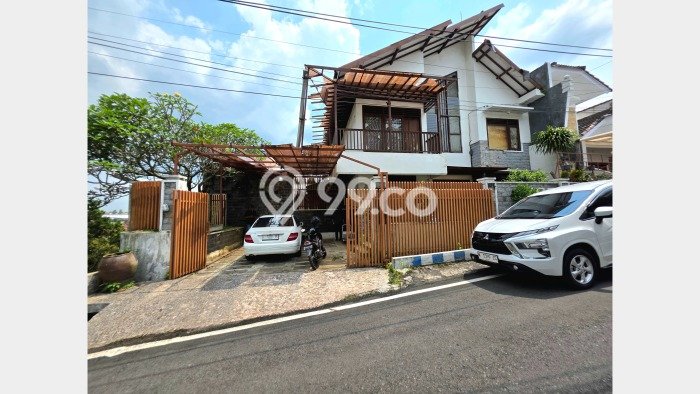 Rumah Elit Modern Tanpa Renovasi di Tidar Malang Rumah Elit Modern Tanpa Renovasi di Tidar Malang