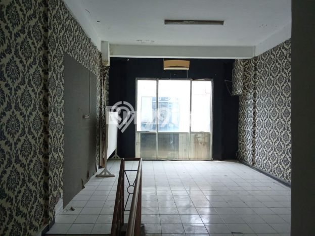 Ruko Disewakan Kawasan Sukolilo, Luas 130m2m², Lokasi Premium Ruko Disewakan Kawasan Sukolilo, Luas 130m2m², Lokasi Premium