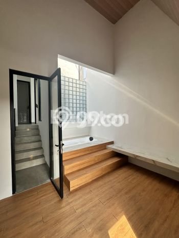 BEST INVESTMENT! Rumah area , Luas 60m2m² Bangunan 98m2m² BEST INVESTMENT! Rumah area , Luas 60m2m² Bangunan 98m2m²