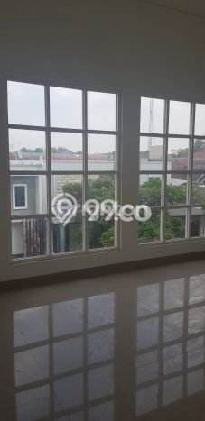 HUNIAN BERKELAS! Rumah Exclusive , Surabaya, LT 150m2m² LB 220m2m² HUNIAN BERKELAS! Rumah Exclusive , Surabaya, LT 150m2m² LB 220m2m²