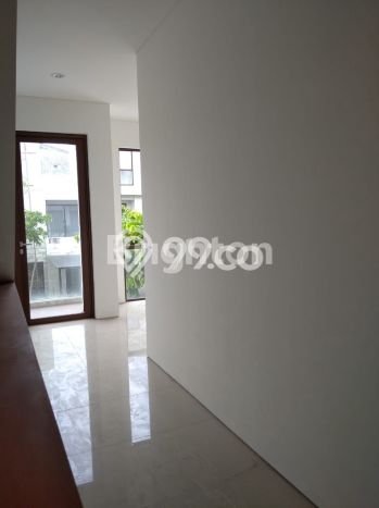 Dijual Cepat Rumah Favorit Siap Huni LB 146m2 di Sambikerep, Surabaya Dijual Cepat Rumah Favorit Siap Huni LB 146m2 di Sambikerep, Surabaya