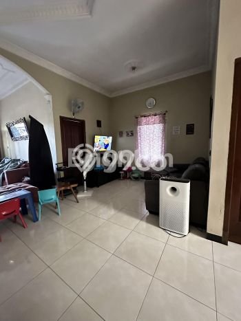 Rumah Asri di Waru, 3 KT, LT 160m² LB 150m² Rumah Asri di Waru, 3 KT, LT 160m² LB 150m²