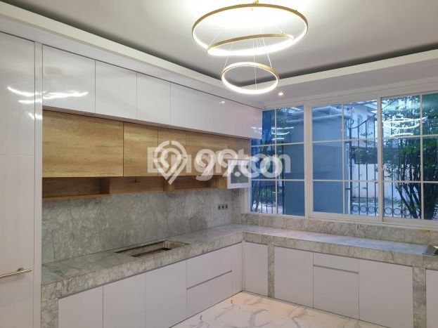 Rumah Eksklusif Dijual LT 310m2 di Kelapa Gading, Jakarta Utara Rumah Eksklusif Dijual LT 310m2 di Kelapa Gading, Jakarta Utara
