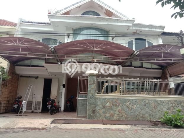 For Sale! Luxury House LT 264m2 Desain Modern di Mulyosari For Sale! Luxury House LT 264m2 Desain Modern di Mulyosari