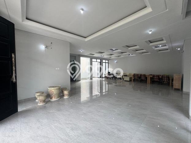 Hunian Mewah LB 411m2 Siap Pakai Desain Elegan di Pakuwon City, Surabaya Hunian Mewah LB 411m2 Siap Pakai Desain Elegan di Pakuwon City, Surabaya